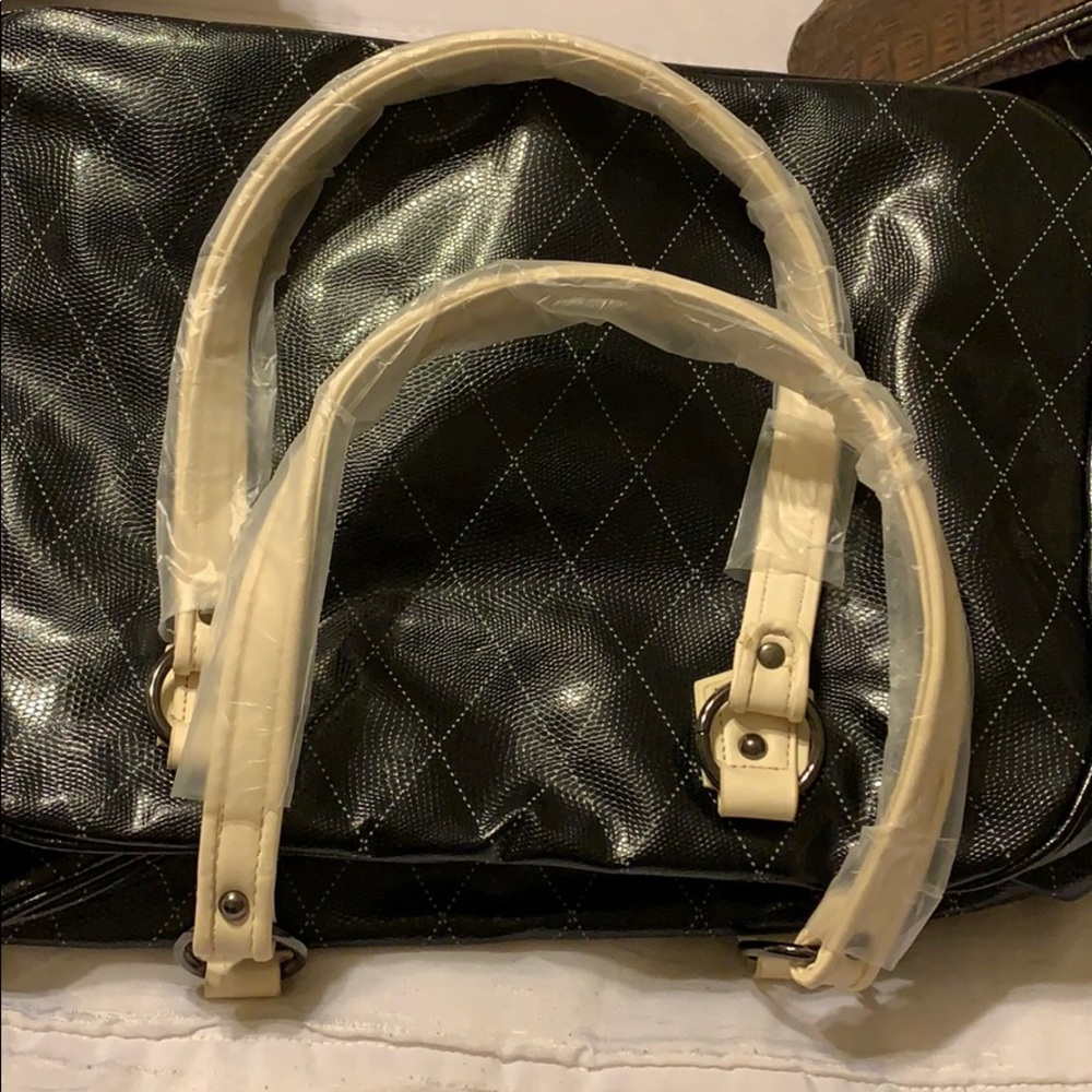 Handbag - Picture 5 of 6